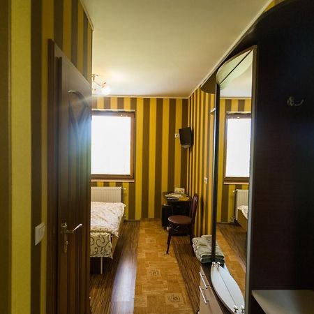 Sunrise Boutique Hotel Berehove  Bagian luar foto