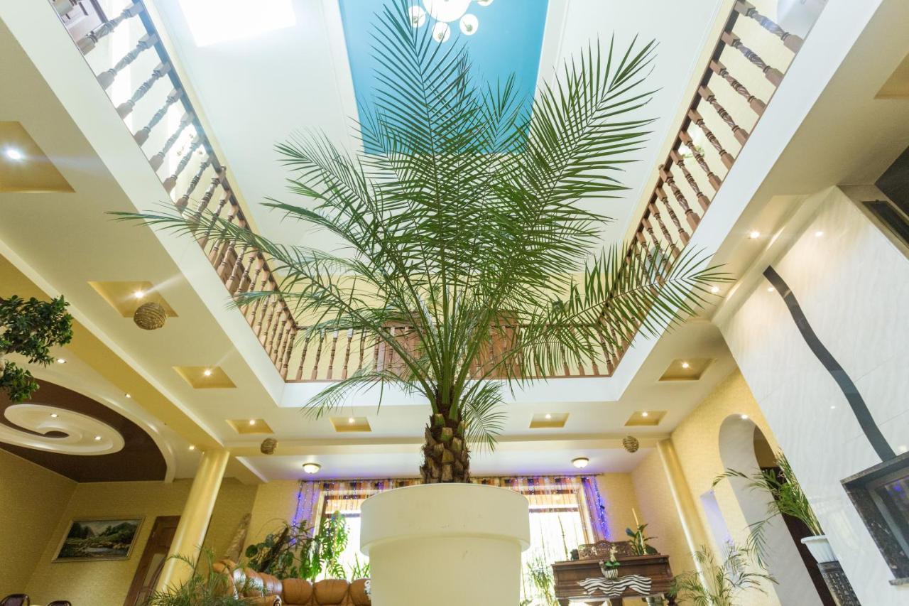 Sunrise Boutique Hotel Berehove  Bagian luar foto