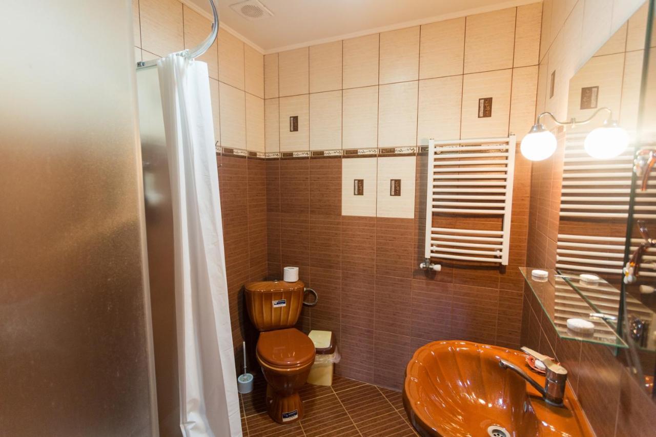 Sunrise Boutique Hotel Berehove  Bagian luar foto