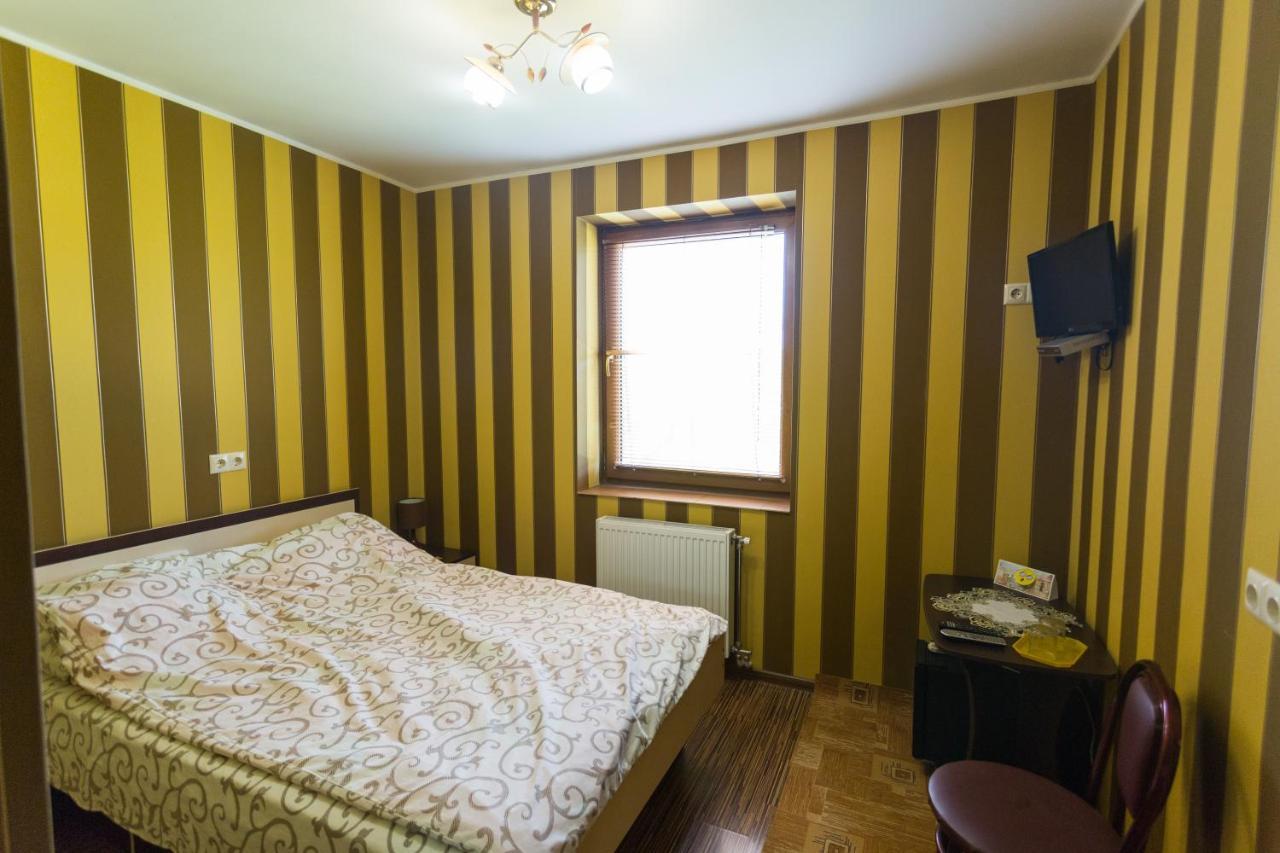 Sunrise Boutique Hotel Berehove  Bagian luar foto