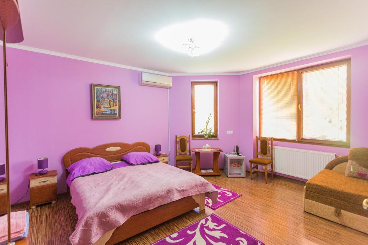 Sunrise Boutique Hotel Berehove  Bagian luar foto